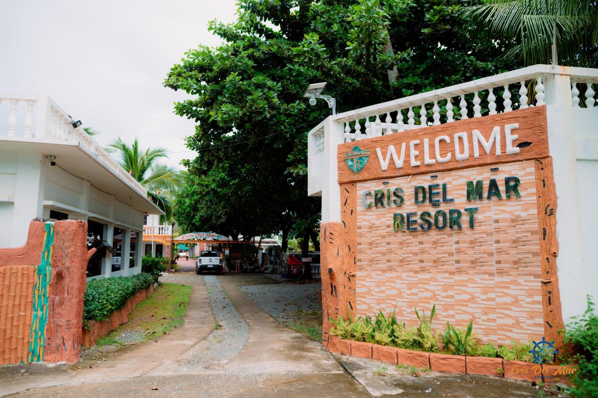 Cris Del Mar Resort Bolinao エクステリア 写真