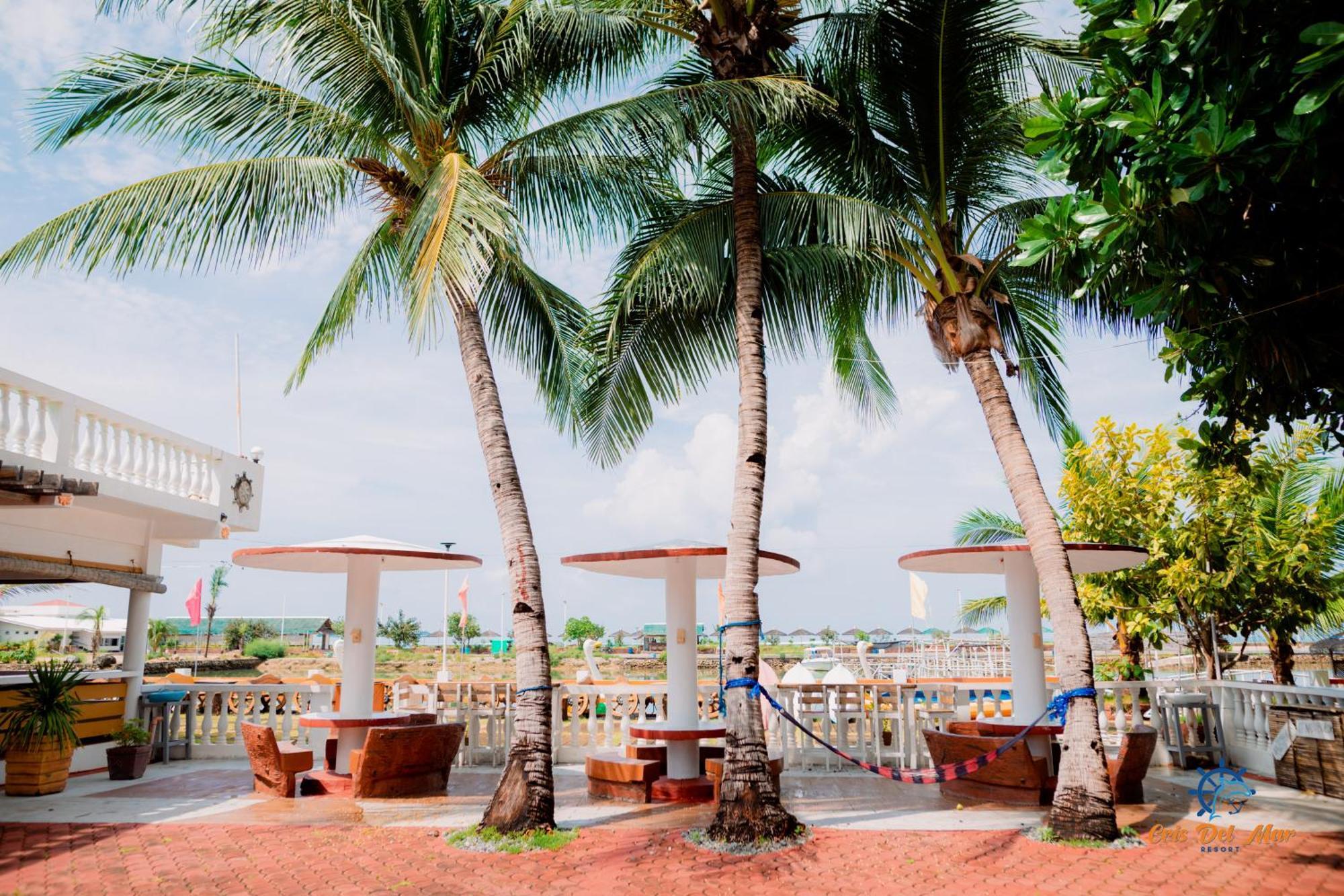 Cris Del Mar Resort Bolinao エクステリア 写真
